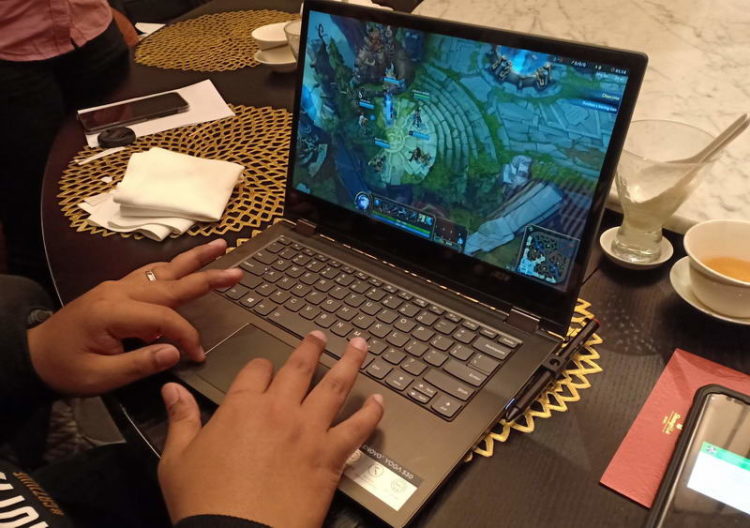 Untuk Pasar Indonesia, Lenovo Yoga 530 Hadir dengan Prosesor AMD Ryzen