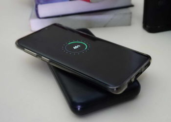 Power Bank ACMIC W10PRO Dukung Pengisian Baterai Cepat dan Nirkabel dengan Harga Terjangkau