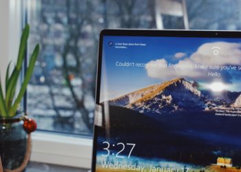 Foto ilustrasi screenshoot Windows 10. (Foto oleh Panos Sakalakis via Unsplash)