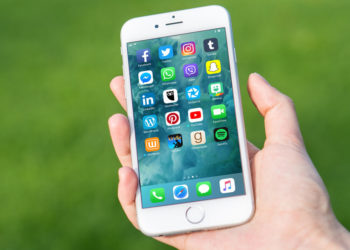 Bersiaplah Para Hoaxer! Facebook dan Google Akan Perangi Hoax Corona