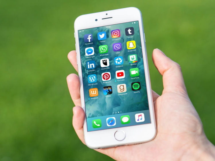 Bersiaplah Para Hoaxer! Facebook dan Google Akan Perangi Hoax Corona