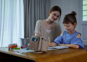 BenQ Luncurkan Proyektor Mini Portable LED Wireless GS2 untuk Hiburan Keluarga yang Lengkap