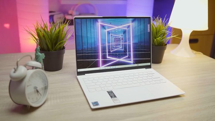 Laptop GANTENG, Tapi Kenceng!!! TERBAIK DI HARGANYA !!! | Review Lenovo Yoga Slim 7i Carbon