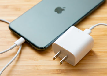 Cara Merawat Charger iPhone