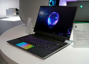 Alienware m18 18 inci ces 2023