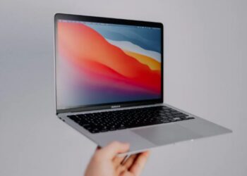 macbook air 15 inci