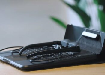 Spacetop Hadir Sebagai Laptop AR Tanpa Layar Pertama di Dunia!