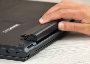 10 Cara Agar Baterai Laptop Awet, Bisa Tahan Seharian!