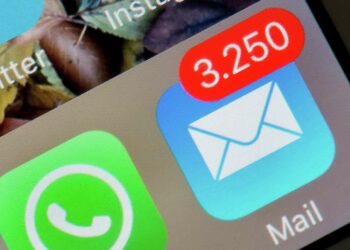 Cara Mendownload Email dari Gmail di Desktop dan HP