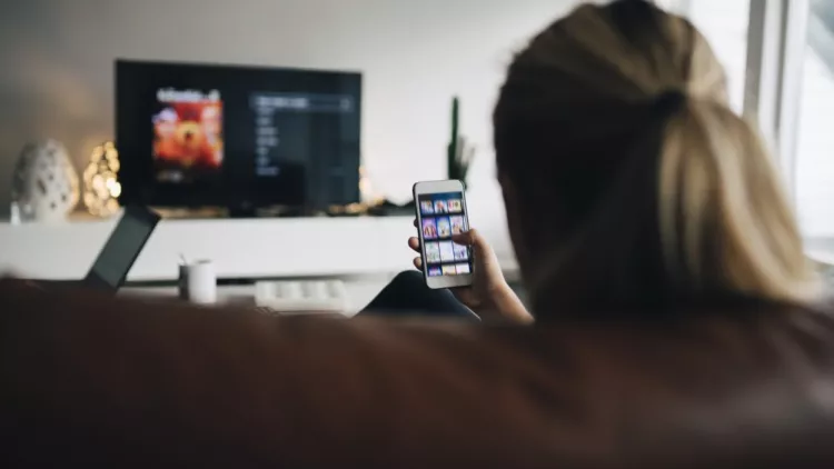 Menghubungkan iPhone ke TV
