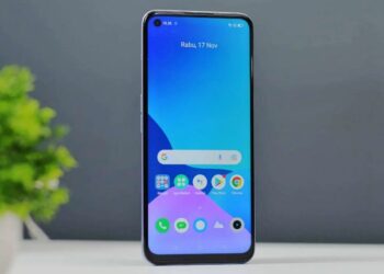 Nonton Film di Layar AMOLED POCO X5 5G? Simak Keuntungannya!