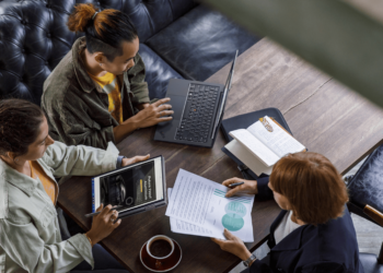 Lenovo Resmi Perkenalkan ThinkPad X1 dan Ideapad Pro 5i dengan Intel Core Ultra