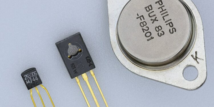 Mengenal Transistor Serta Cara Kerja dan Jenis-Jenis-nya