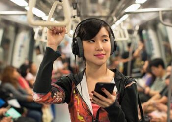 Mencari Judul Lagu di Tempat Umum