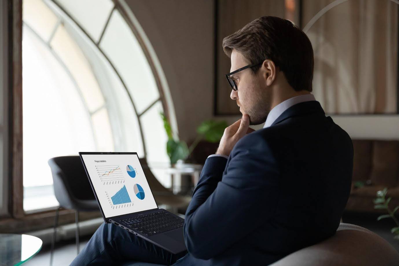 Hadir Sebagai Sebuah Ultrabook Ringan dan Tangguh