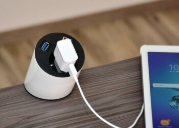 Simak Pentingnya Memilih Charger HP dengan Watt Yang Sesuai!