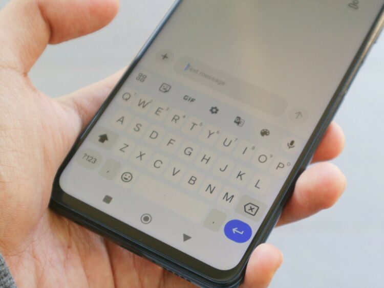 menghilangkan kamus di keyboard