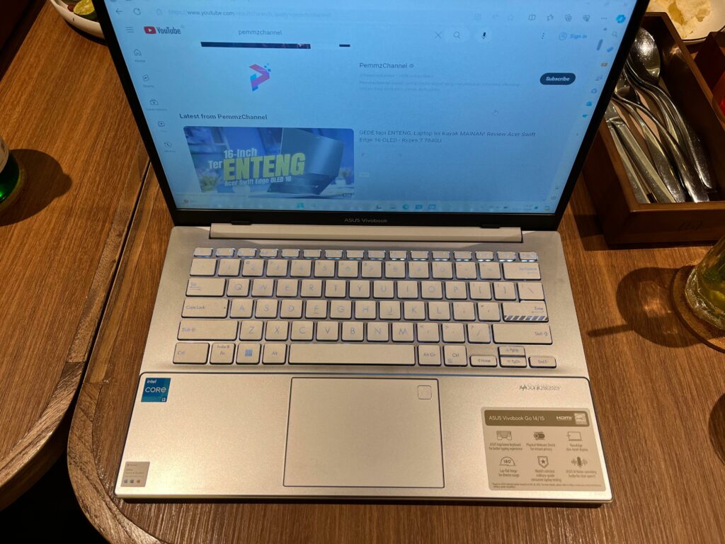 ASUS Vivobook Go 14 (E1404G): Laptop Terbaik untuk Pelajar dengan Mobilitas Tinggi