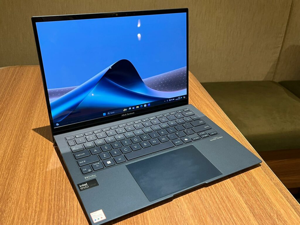 ASUS Zenbook S 13 OLED (UX5304M), Laptop AI Paling Tipis dan Ringan