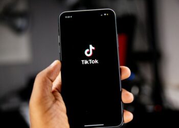 menonaktifkan akun TikTok