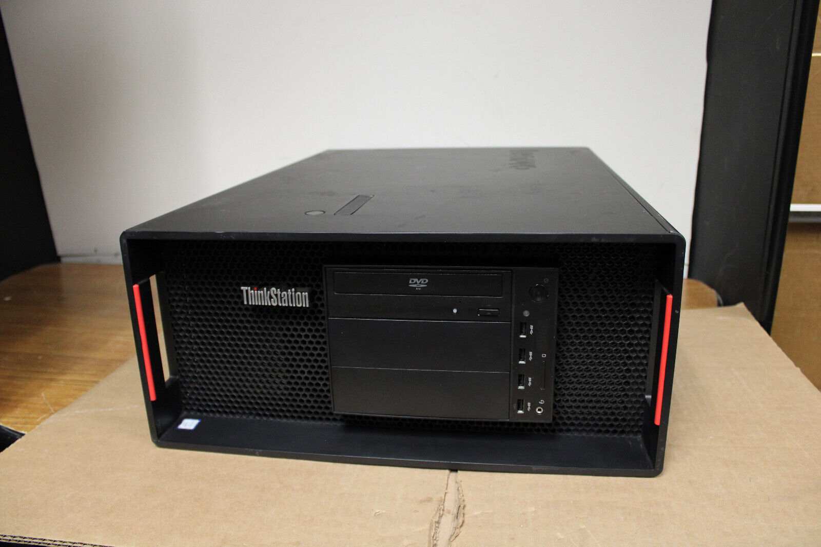 ThinkStation P2 Tower