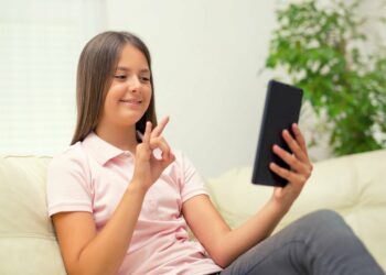 Aplikasi Belajar Bahasa Isyarat