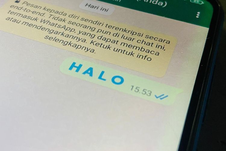 tulisan berwarna di WhatsApp