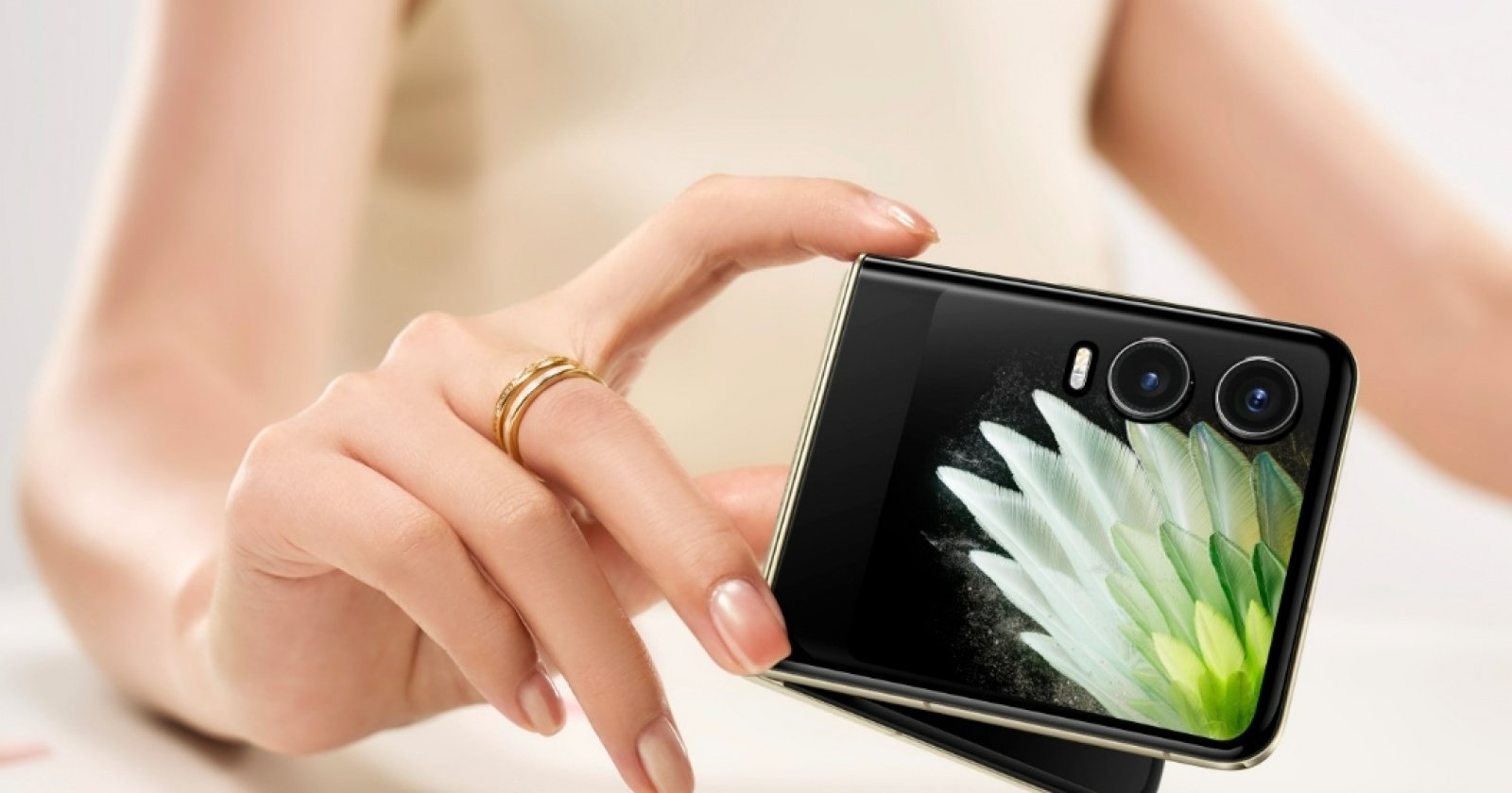 Tecno Phantom V Flip 2