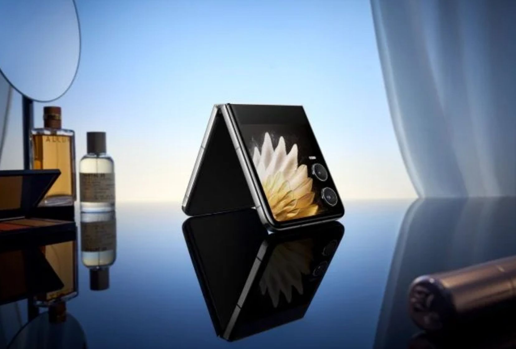 Tecno Phantom V Flip 2