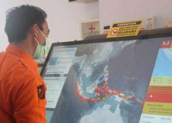 aplikasi alarm gempa