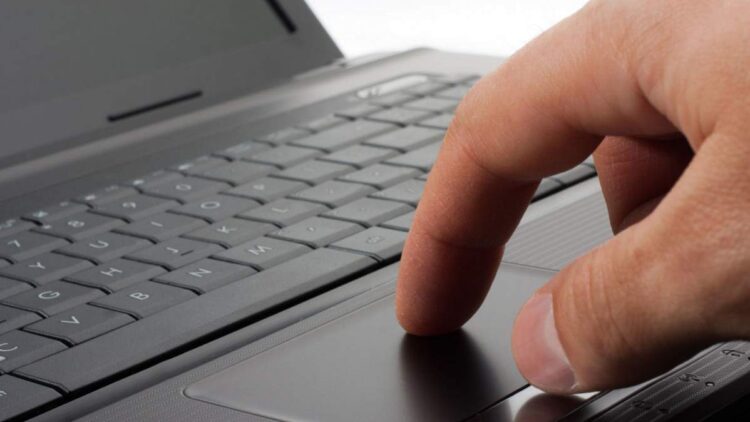 kursor laptop bergerak