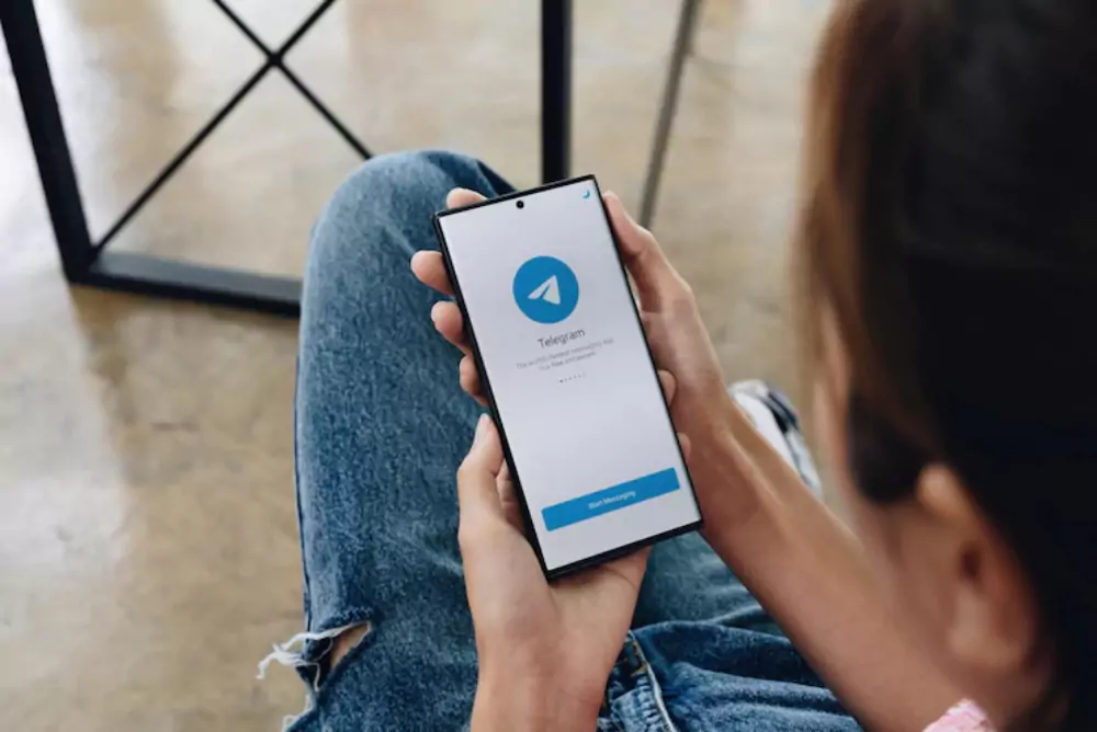 memblokir kontak di Telegram