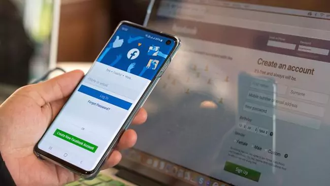 keluar dari grup Facebook