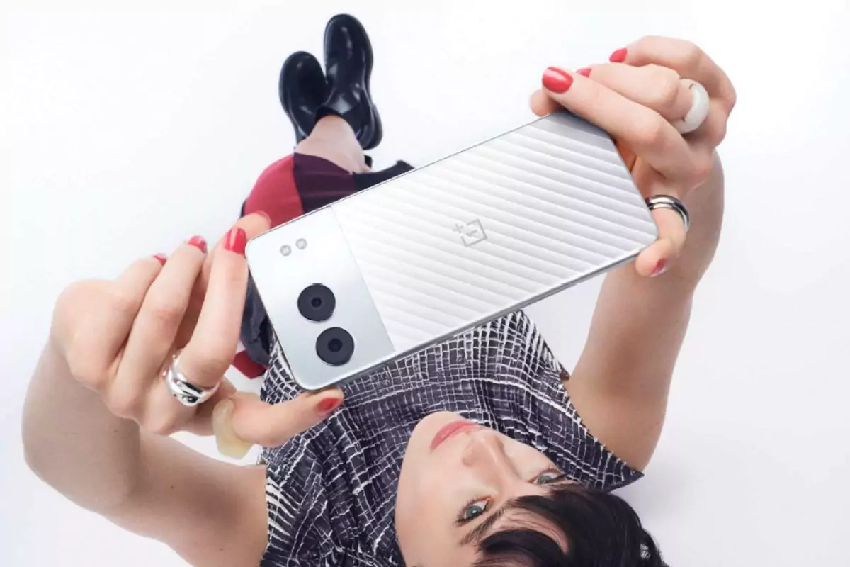 smartphone frame metal