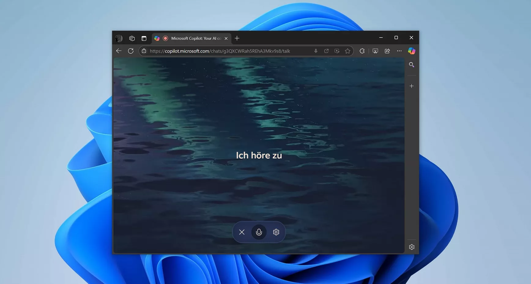 Tampilan Copilot di browser Edge pada Windows 11, dengan tulisan "Ich höre zu" (Saya mendengarkan) dalam bahasa Jerman, mengindikasikan fungsi suara.
