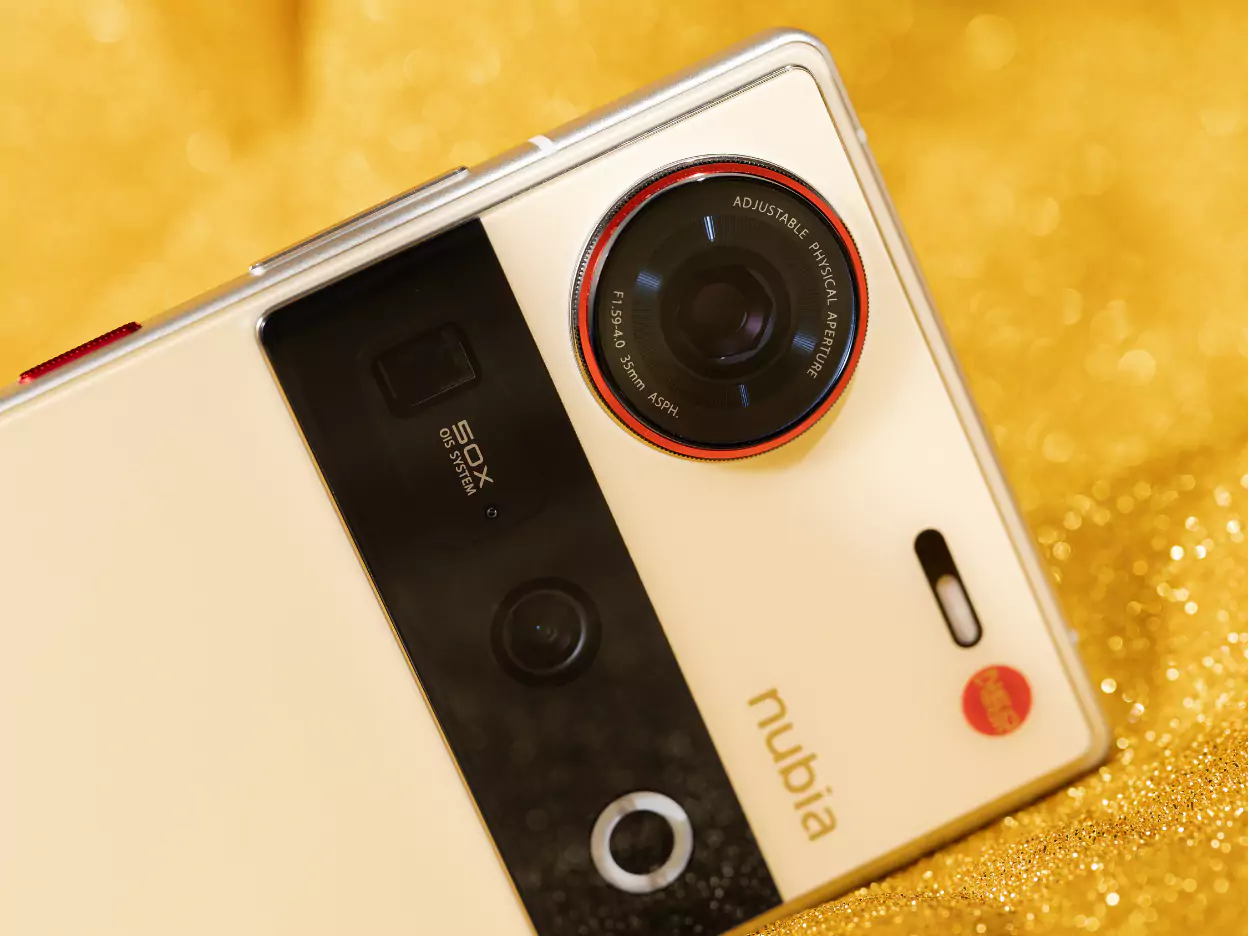 Z70S Ultra Photographer Edition