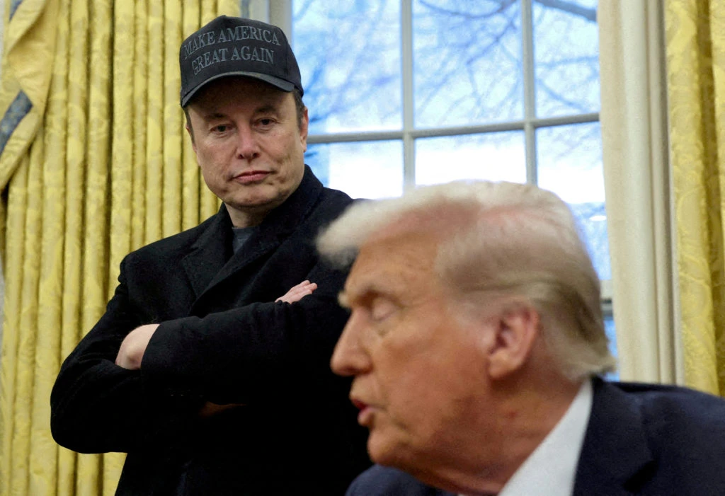 Elon Musk vs Trump