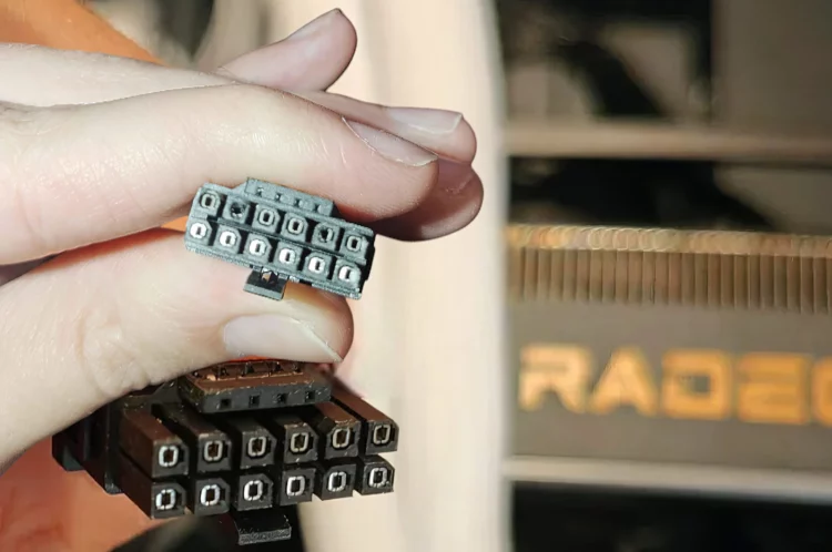 konektor 16-pin meleleh