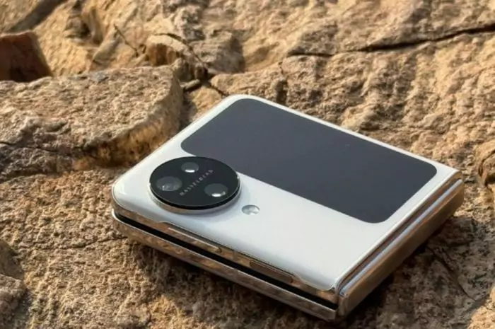 Oppo Find N6 Flip