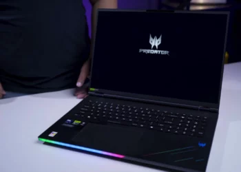 Acer Predator Helios 18 AI 2025