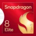 Kolase yang menampilkan hasil skor Snapdragon 8 Elite Gen 5 di Geekbench yang mencapai 12.402 poin, di samping logo resmi chipset tersebut.