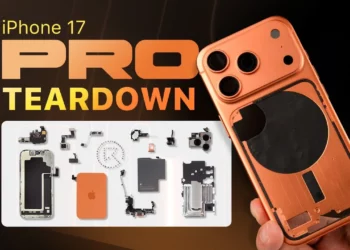 Gambar thumbnail teardown iPhone 17 Pro, menampilkan komponen internal yang dibongkar dan mengilustrasikan temuan modem di dalamnya.