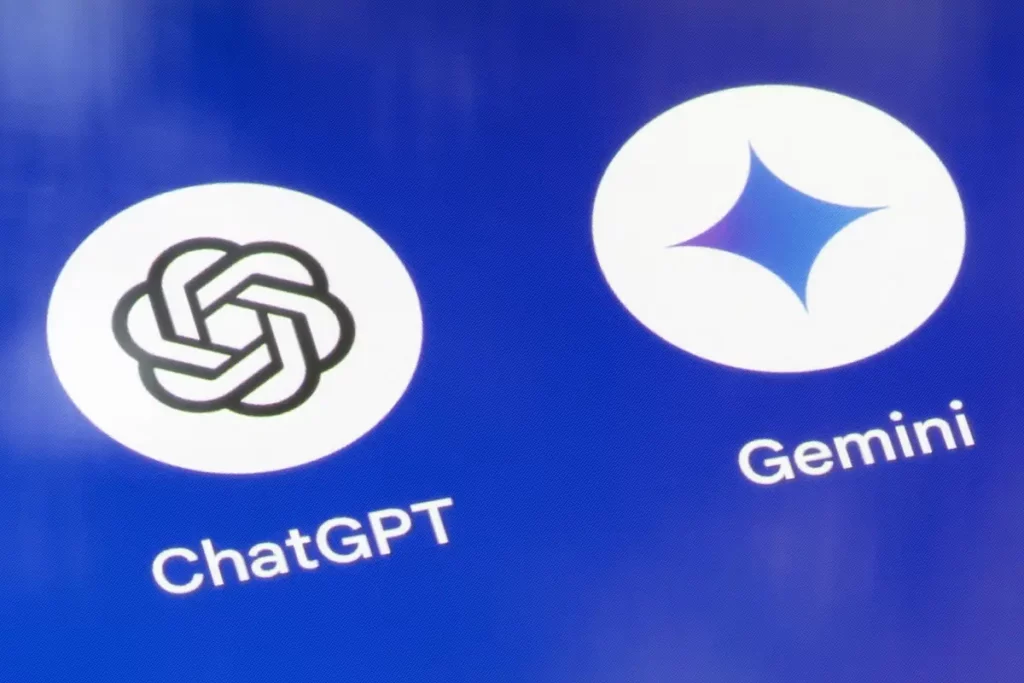 Logo aplikasi ChatGPT dan Google Gemini ditampilkan di layar smartphone, mengilustrasikan dua aplikasi AI terbaik untuk asisten teks.