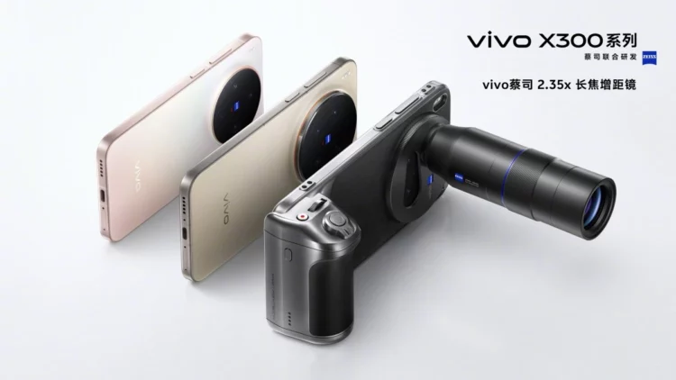 Tiga varian warna vivo X300 series, dengan satu unit terpasang lensa teleconverter Zeiss 2.35x yang menunjukkan kemampuan fotografi profesionalnya.