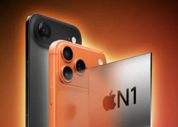 Gambar render iPhone 17 dan chip Apple N1, yang diduga menjadi sumber dari masalah WiFi iPhone 17 akibat interaksi software iOS 26.