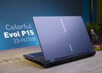 Tampilan laptop gaming Colorful Evol P15 yang menjadi subjek review untuk membuktikan performa dan layarnya masih juara di tahun 2025.