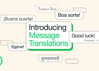 Poster promosi resmi yang memperkenalkan Fitur Translate WhatsApp, menampilkan gelembung chat dalam berbagai bahasa yang diterjemahkan.