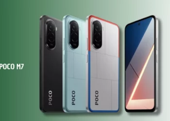 POCO M7 dalam tiga varian warna dengan fokus pada layar depan.