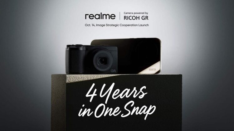 Poster resmi kemitraan Realme dan Ricoh GR untuk kamera Realme GT 8 Pro, menampilkan kamera Ricoh di depan smartphone Realme dengan tanggal pengumuman 14 Oktober.