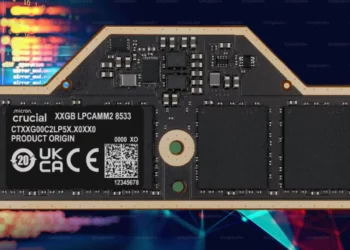 Modul RAM laptop Crucial LPCAMM2 dengan kecepatan 8533 MT/s yang menjadi standar baru pengganti SODIMM.